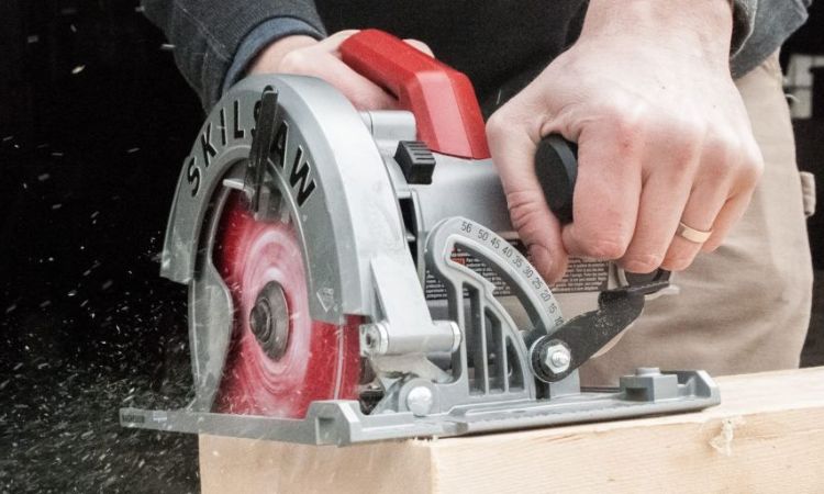 Circular Saw Not Cutting Straight? Here’s How To Fix It!